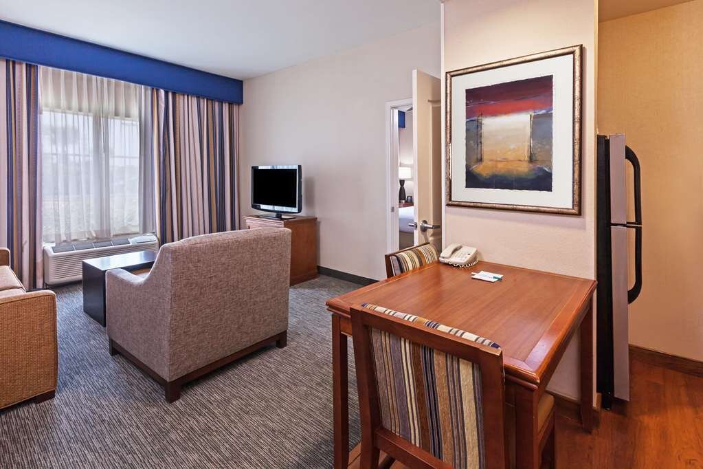 Hotel photo 30 of Homewood Suites by Hilton Laredo at Mall del Norte.