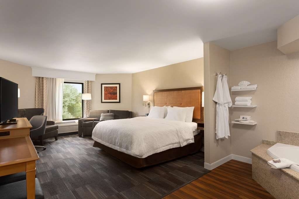 Hotel photo 2 of Hampton Inn Fort Smith.