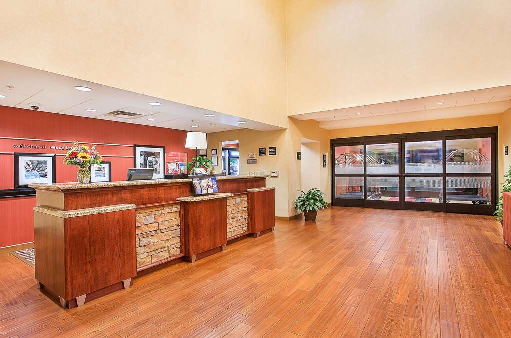 Hotel photo 10 of Hampton Inn Knoxville-West At Cedar Bluff.