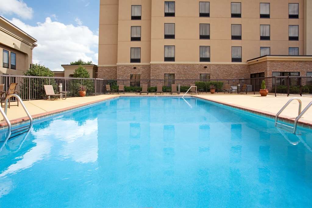 Hotel photo 19 of Hampton Inn Knoxville-West At Cedar Bluff.