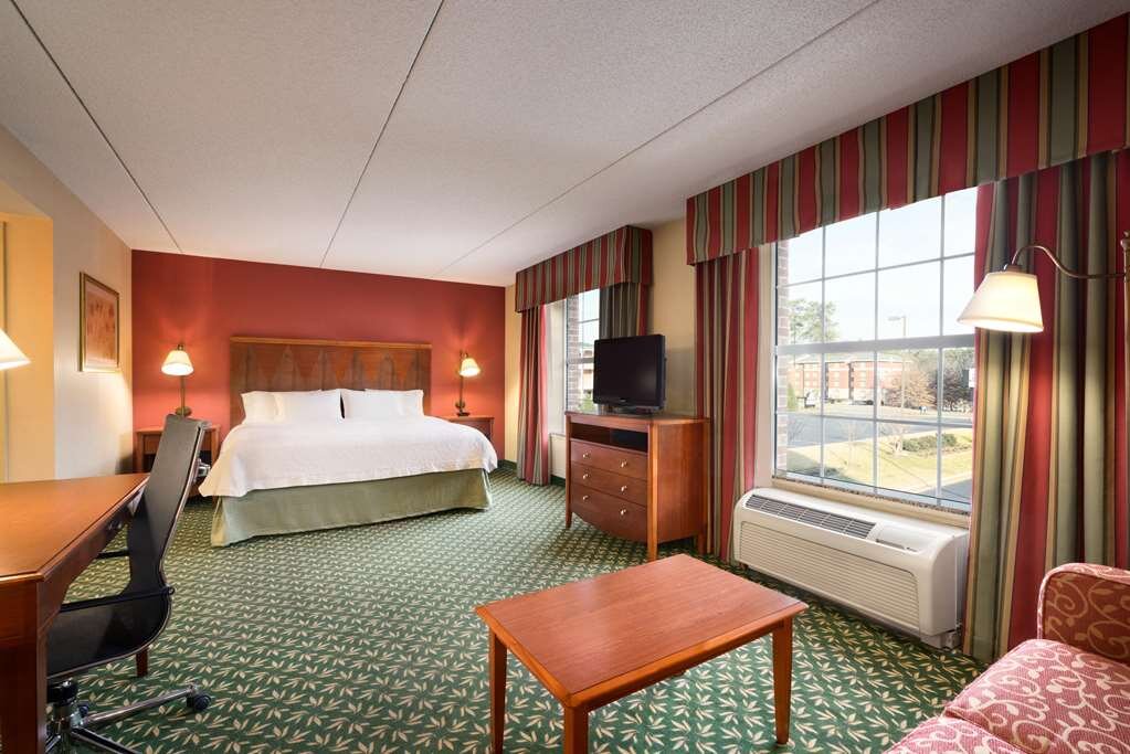 Hotel photo 2 of Hampton Inn & Suites Williamsburg-Central.