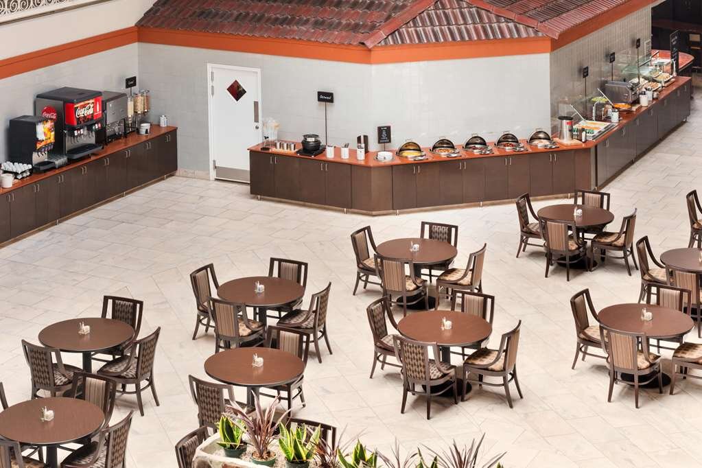 Hotel photo 40 of Embassy Suites by Hilton Corpus Christi.