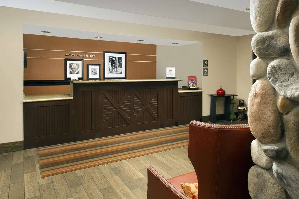 Hotel photo 30 of Hampton Inn Kansas City The Legends.