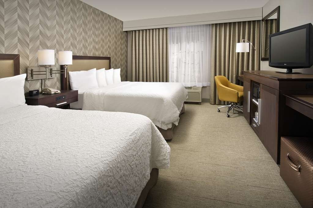 Hotel photo 1 of Hampton Inn Kansas City The Legends.