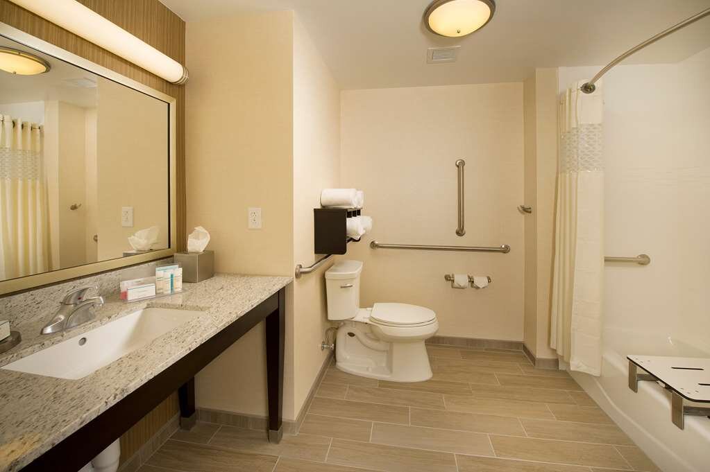 Hotel photo 26 of Hampton Inn & Suites Baltimore / Woodlawn.