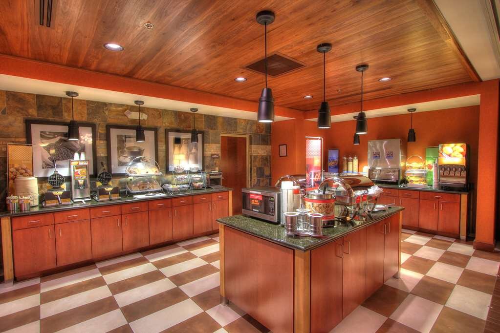 Hotel photo 45 of Hampton Inn Pigeon Forge.