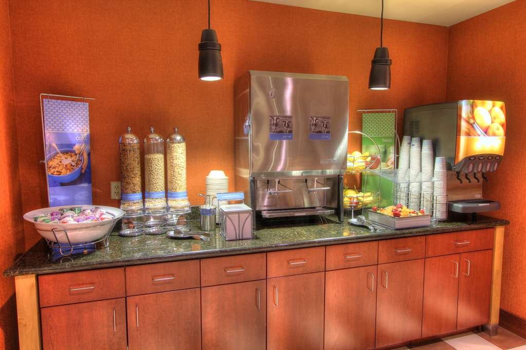 Hotel photo 74 of Hampton Inn Pigeon Forge.