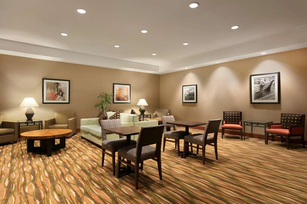 Hotel photo 59 of Hampton Inn New York - LaGuardia Airport.