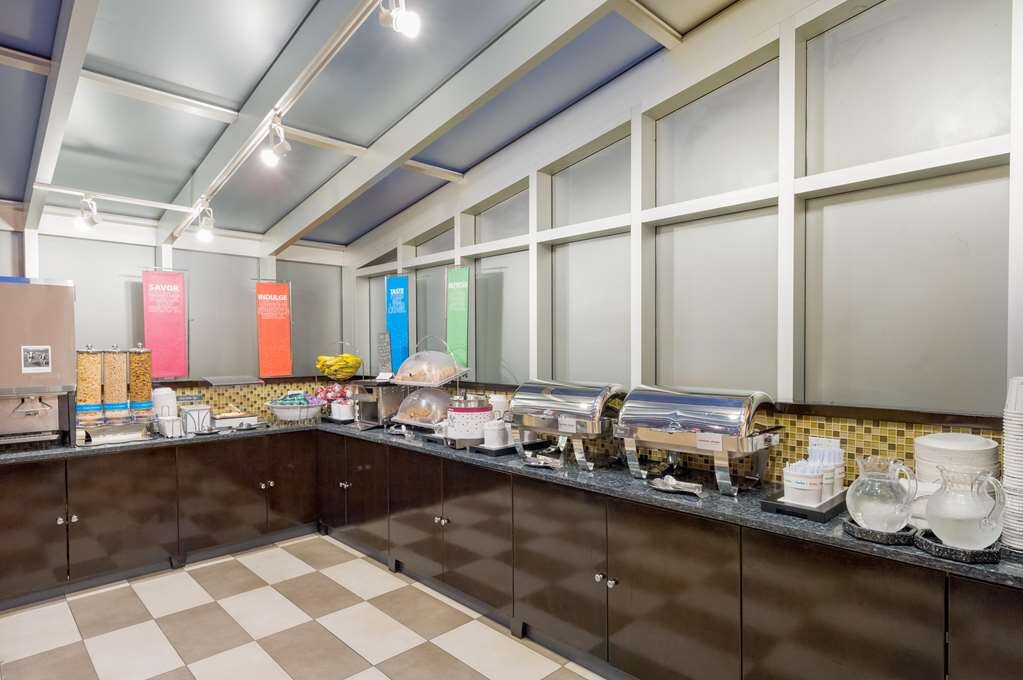 Hotel photo 8 of Hampton Inn Manhattan/Times Square South.