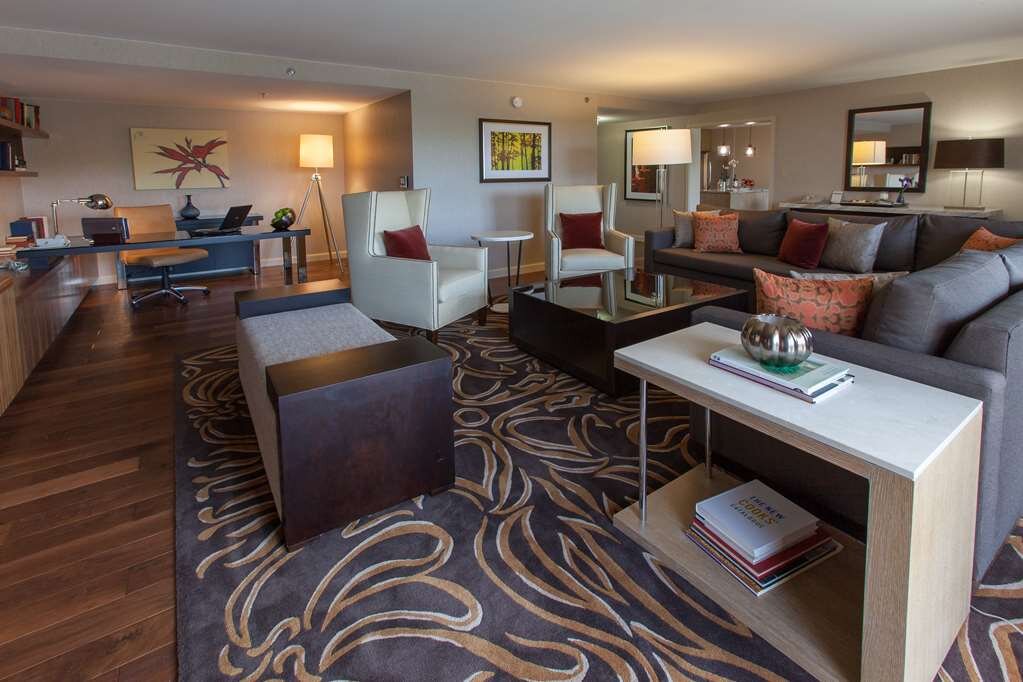 Hotel photo 19 of DoubleTree by Hilton Hotel Pittsburgh - Green Tree.