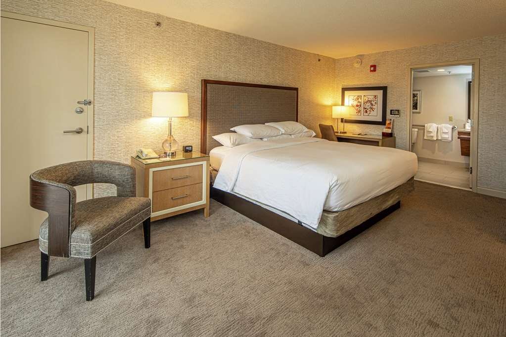 Hotel photo 12 of DoubleTree by Hilton Hotel Pittsburgh - Green Tree.