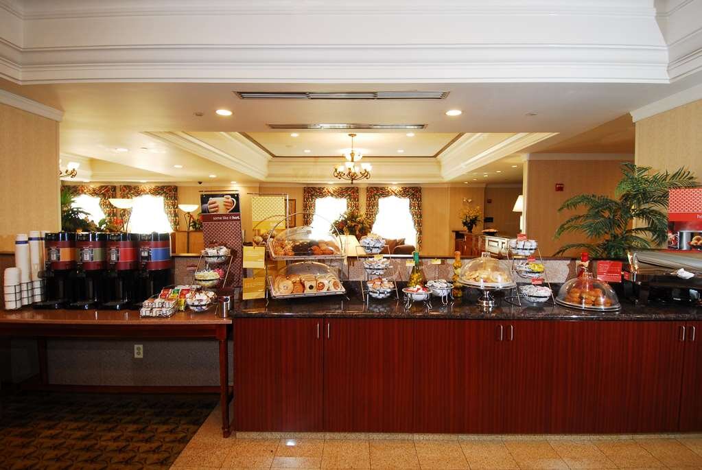 Hotel photo 10 of Hampton Inn Boston / Cambridge.