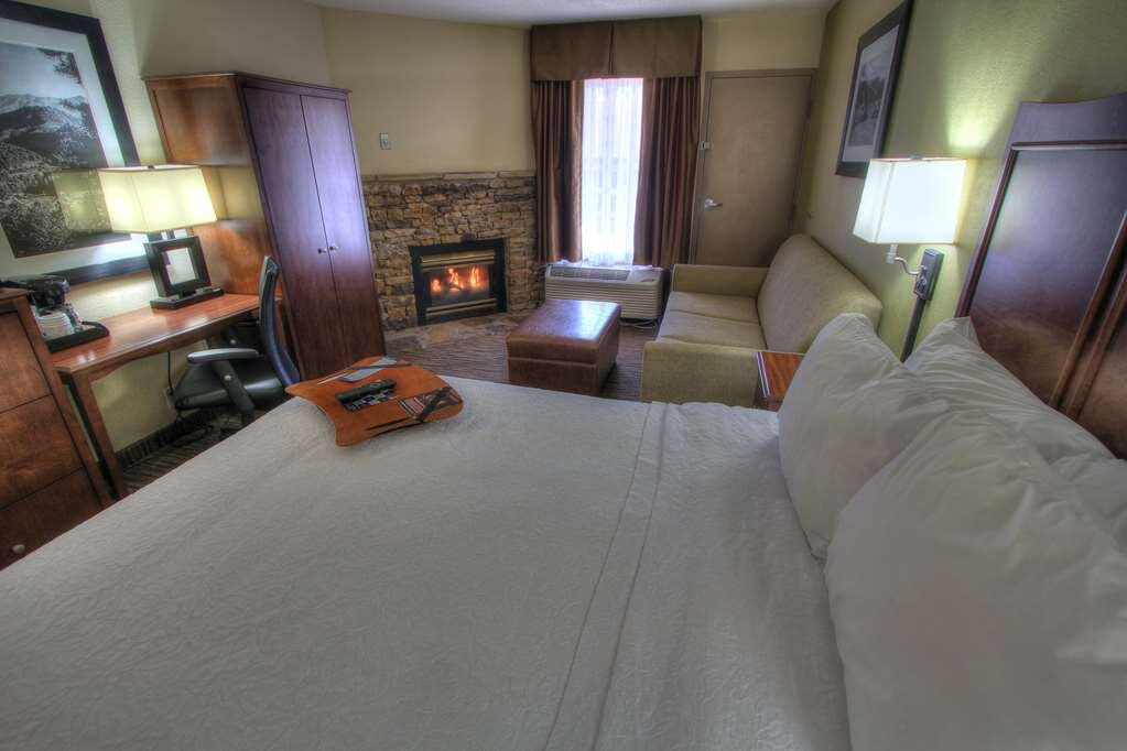Hotel photo 18 of Hampton Inn Gatlinburg.