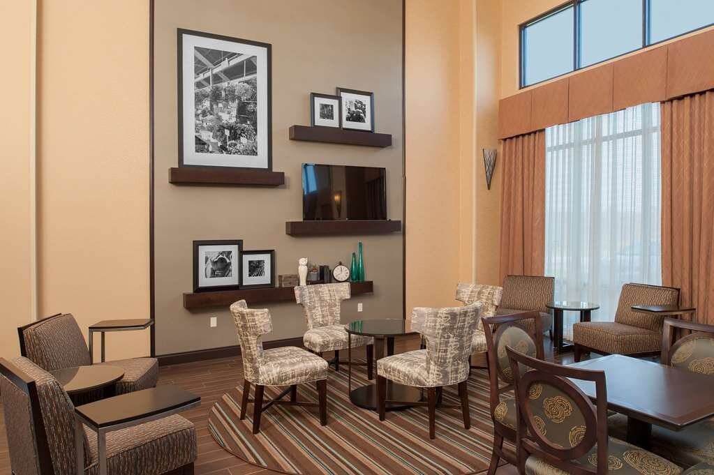 Hotel photo 23 of Hampton Inn & Suites Grand Rapids-Airport 28th St.