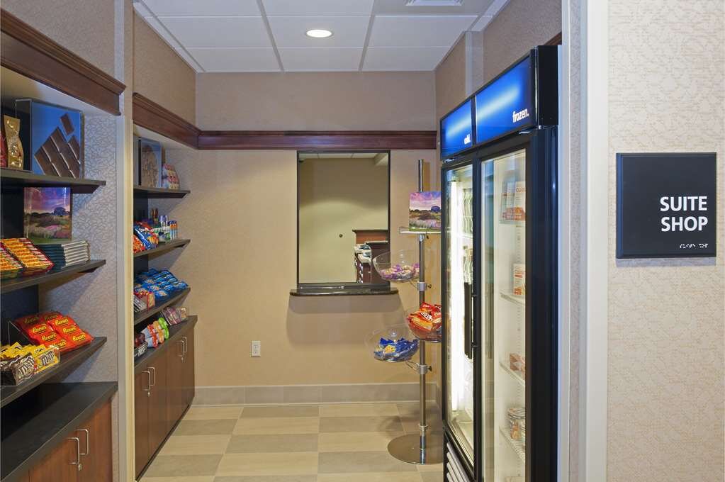 Hotel photo 14 of Hampton Inn & Suites Grand Rapids-Airport 28th St.