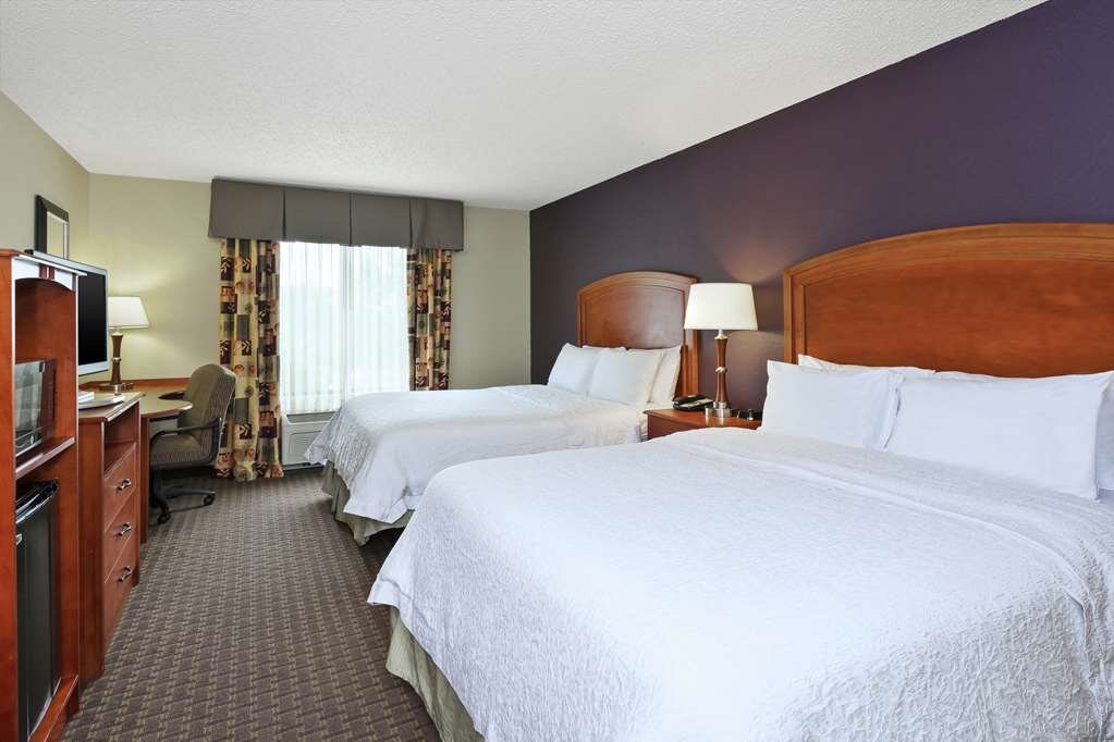 Hotel photo 26 of Hampton Inn & Suites Grand Rapids-Airport 28th St.