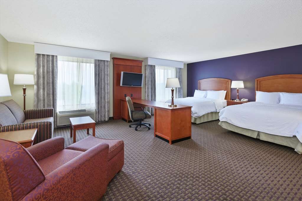 Hotel photo 29 of Hampton Inn & Suites Grand Rapids-Airport 28th St.