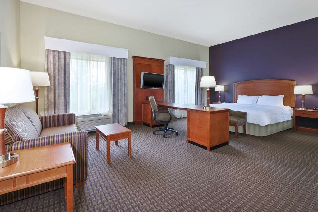 Hotel photo 5 of Hampton Inn & Suites Grand Rapids-Airport 28th St.