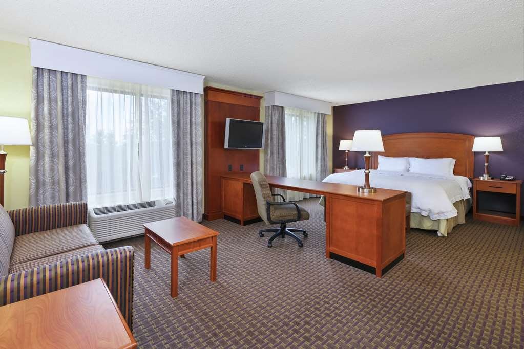 Hotel photo 4 of Hampton Inn & Suites Grand Rapids-Airport 28th St.