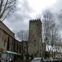 Cahors, Tour Jean XXII and Eglise Saint Barthélémy (left)
