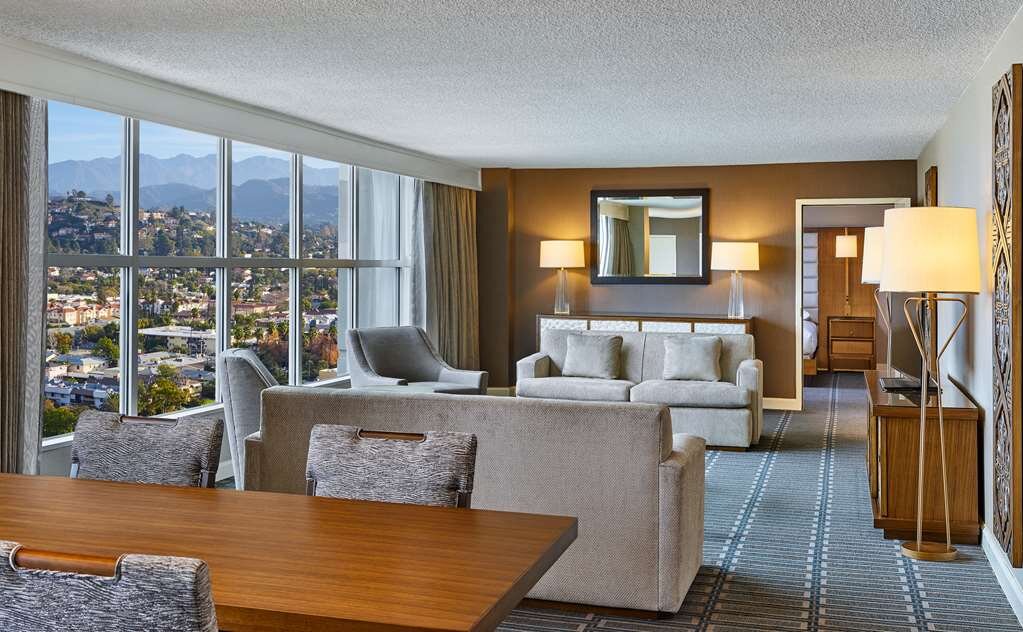 Hotel photo 7 of Hilton Los Angeles North/Glendale & Executive Meeting Ctr.