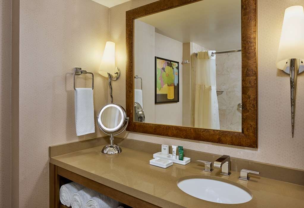 Hotel photo 6 of Hilton Los Angeles North/Glendale & Executive Meeting Ctr.