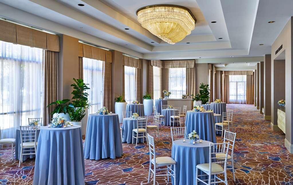 Hotel photo 59 of Hilton Los Angeles North/Glendale & Executive Meeting Ctr.