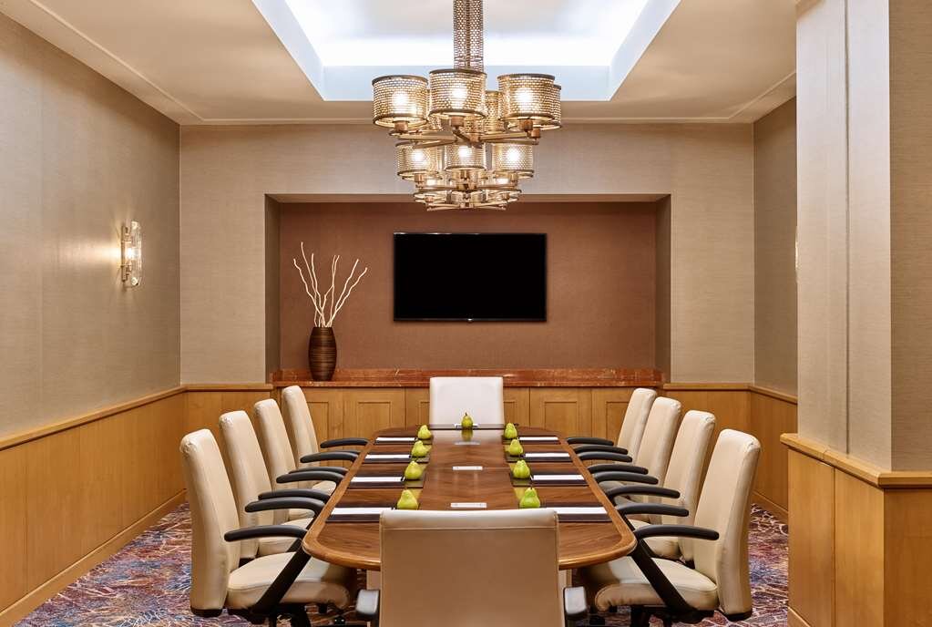 Hotel photo 13 of Hilton Los Angeles North/Glendale & Executive Meeting Ctr.