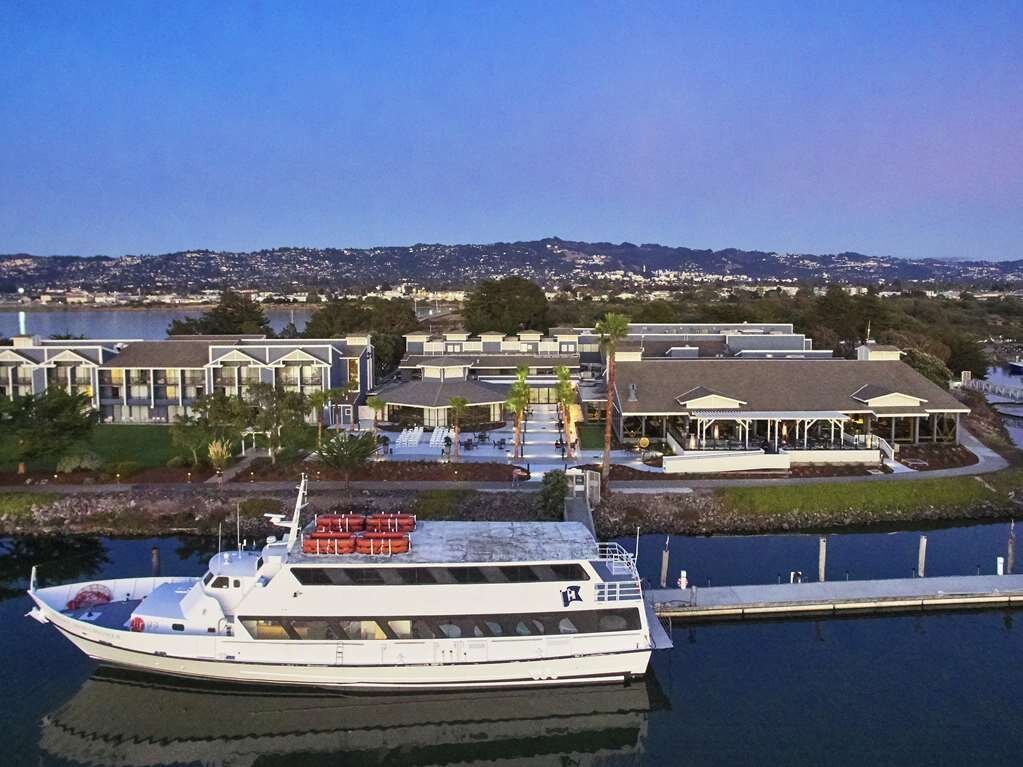 DOUBLETREE BY HILTON HOTEL BERKELEY MARINA (AU$237): 2022 Prices ...