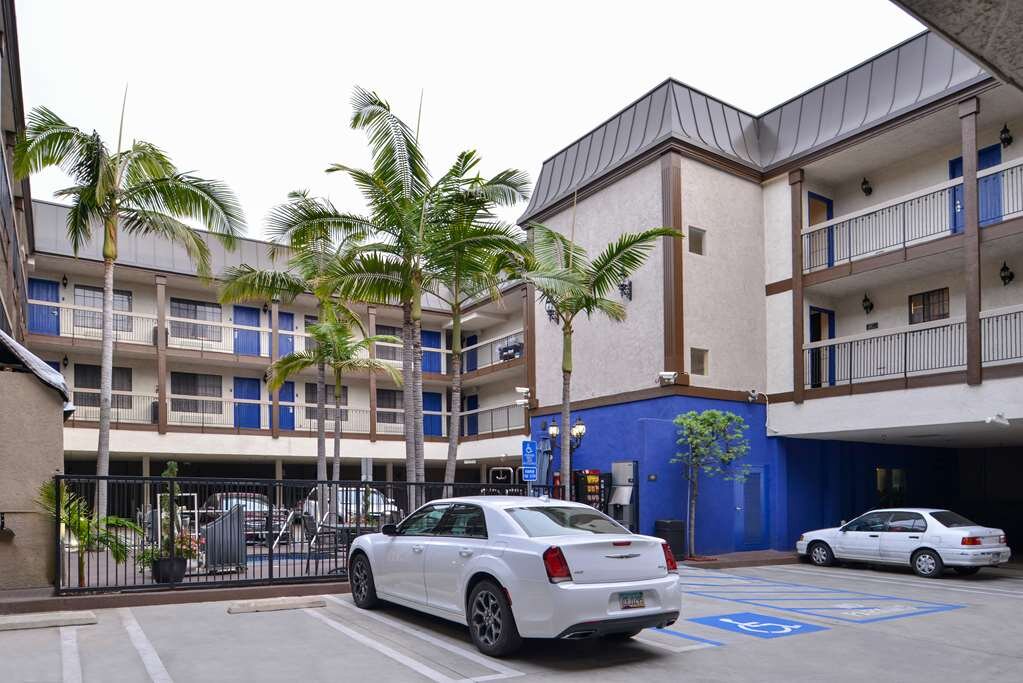 Hotel photo 47 of Best Western Airport Plaza Inn - Los Angeles Lax Hotel.