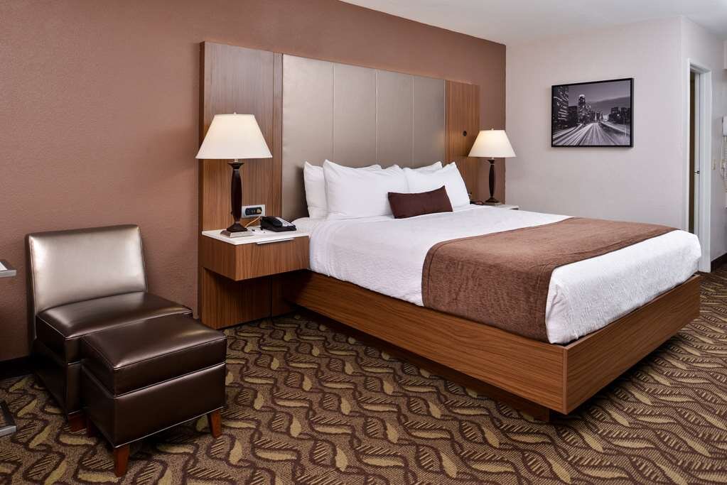 Hotel photo 34 of Best Western Airport Plaza Inn - Los Angeles Lax Hotel.