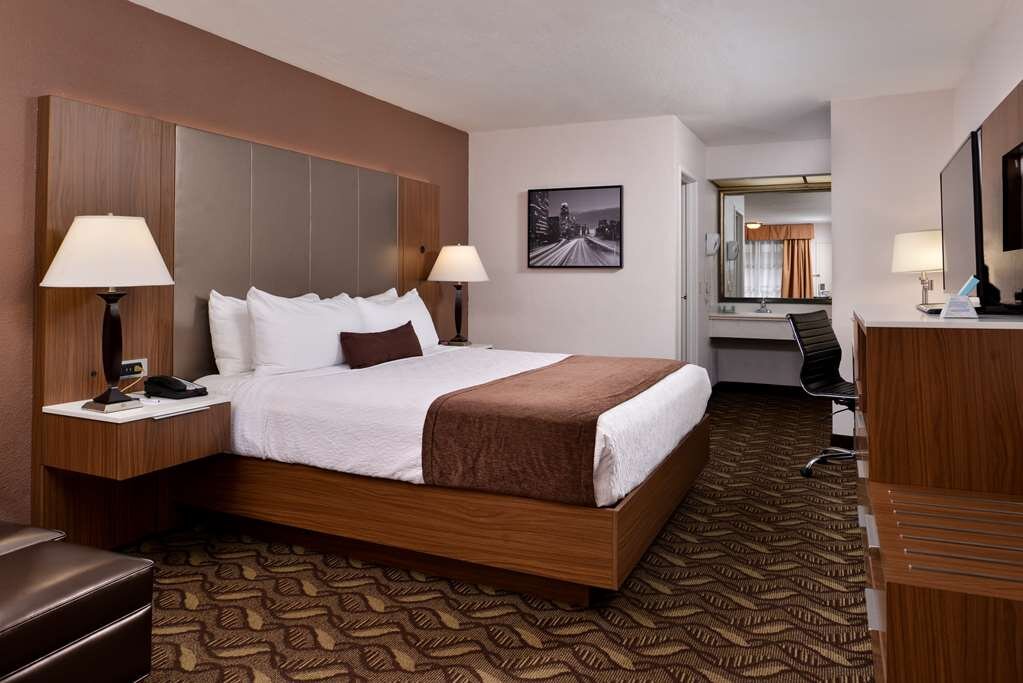 Hotel photo 33 of Best Western Airport Plaza Inn - Los Angeles Lax Hotel.