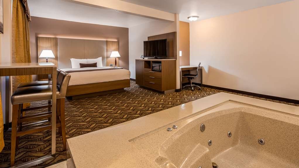 Hotel photo 16 of Best Western Airport Plaza Inn - Los Angeles Lax Hotel.