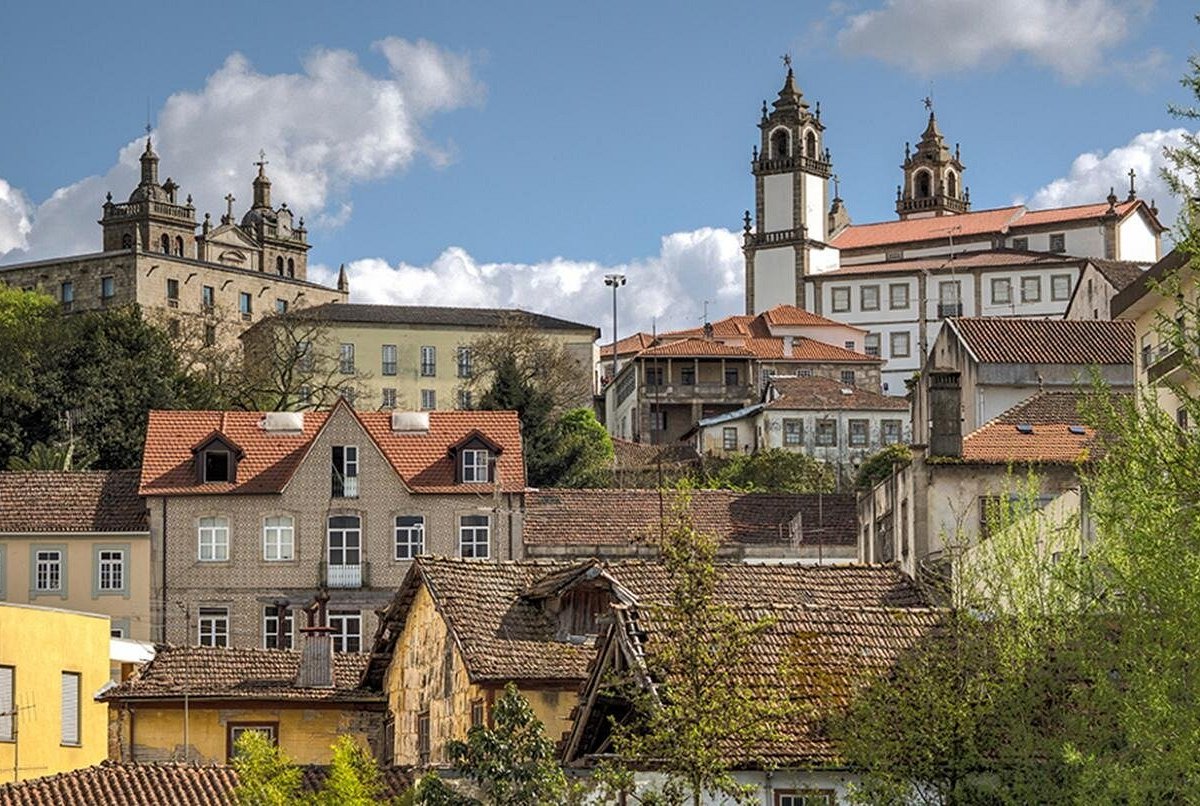 Траз. Визеу улицы. Природа Визеу Viseu. Визеу фото. Площадь se в Визеу.