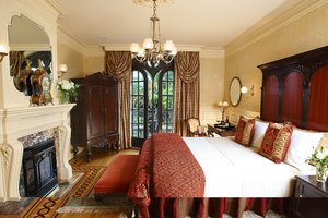 Room & Suite