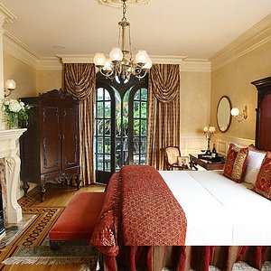 Barker's Room at the Ledson Hotel