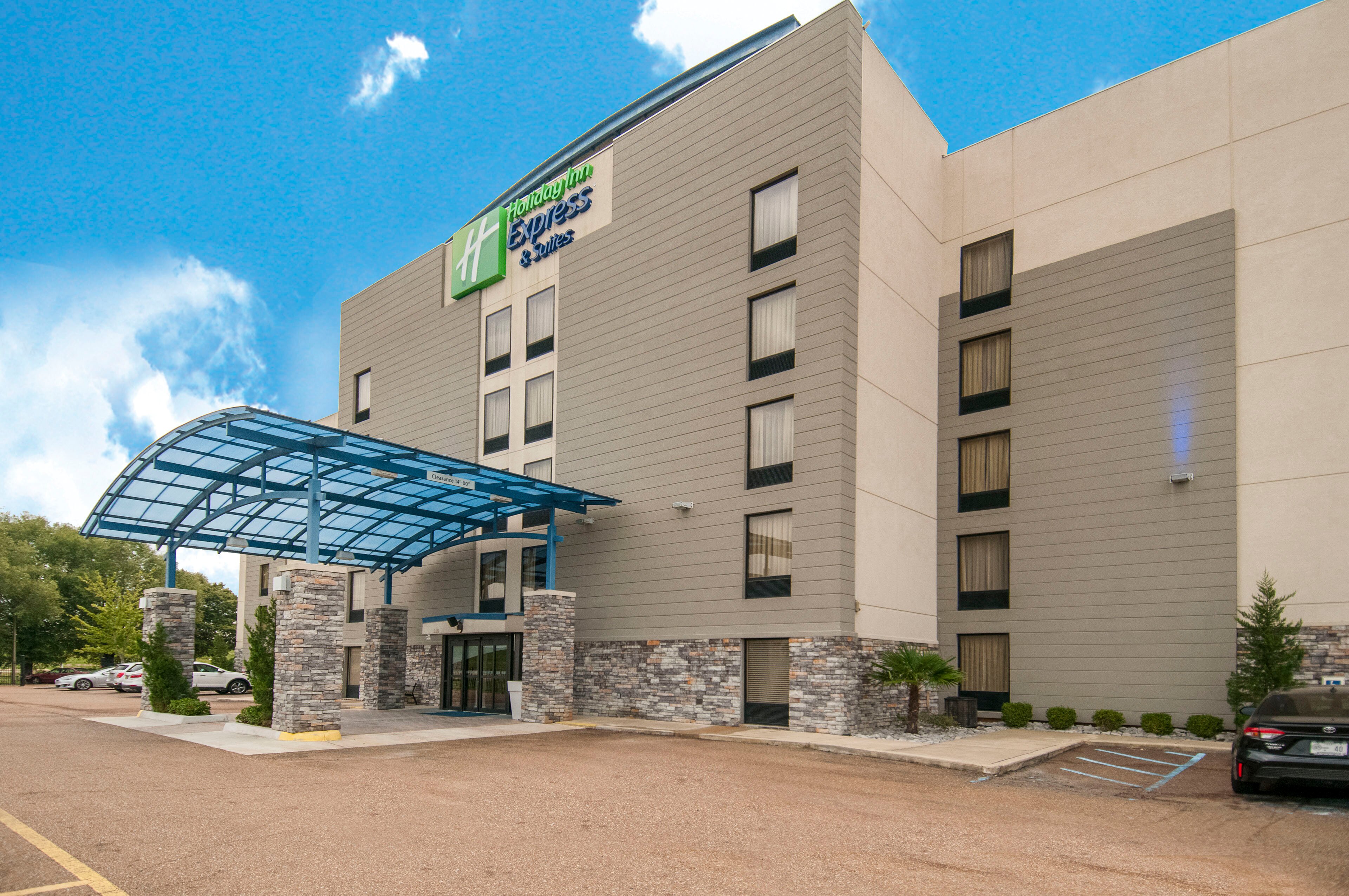 holiday-inn-express-suites.jpg holiday-inn-express-suites.jpg