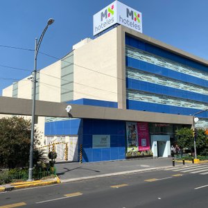 Ubicado en uno de los antiguos barrios de la CDMX, Santa María la Ribera. Contamos con 4 tipos de habitaciones: sencilla, doble, doble superior y suite.