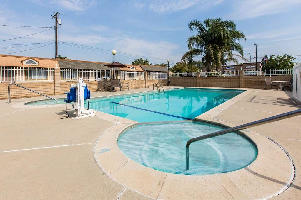 RODEWAY INN 110 1 1 9 Prices Motel Reviews Beaumont CA