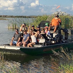 airboat tour alligators