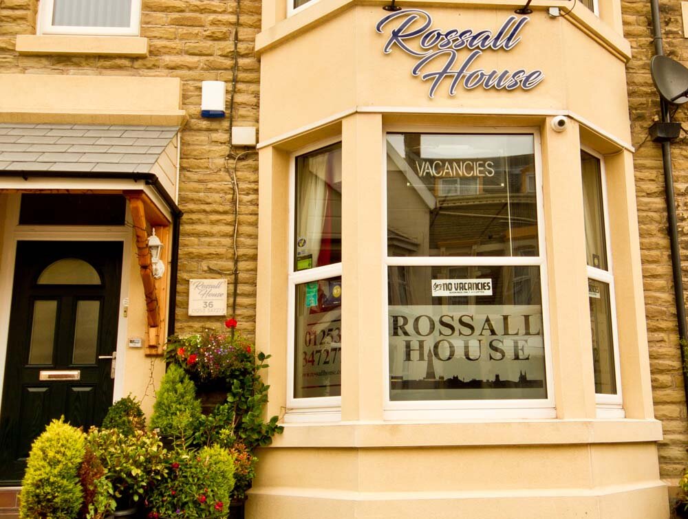 ROSSALL HOUSE GUEST HOUSE (Blackpool) - Guesthouse Reviews, Photos ...