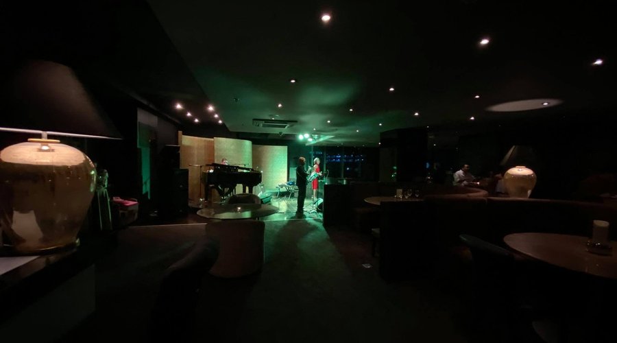 Posh L-shaped jazz bar, a rare find in Metro Manila.