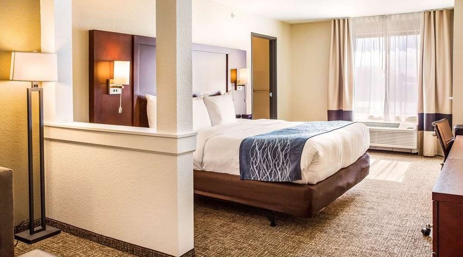 Spacious guest room