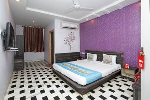 Room & Suite