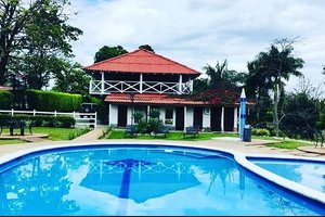 Piscina y playa