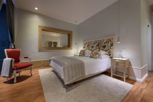 Room & Suite