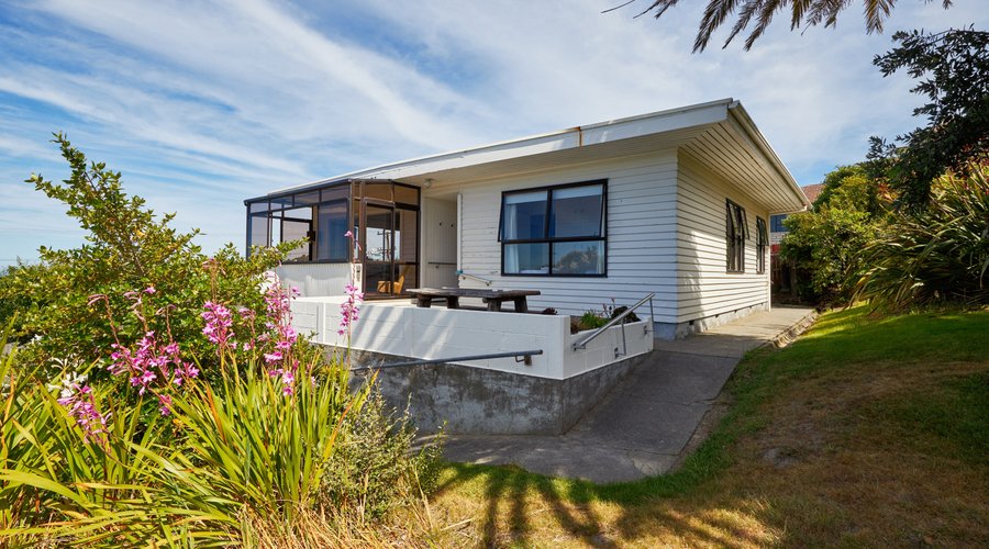 Five Palms at www.kaikouraholidayhomes.co.nz