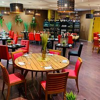 Intérieur du restaurant Le Chat Noir