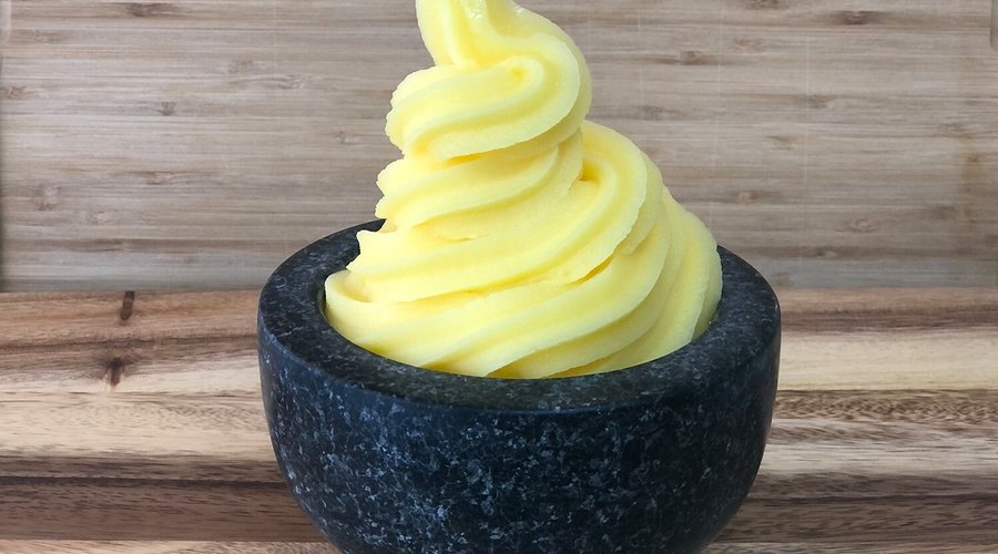 La Creme Frozen Yogurt