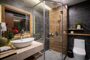 Room & Suite